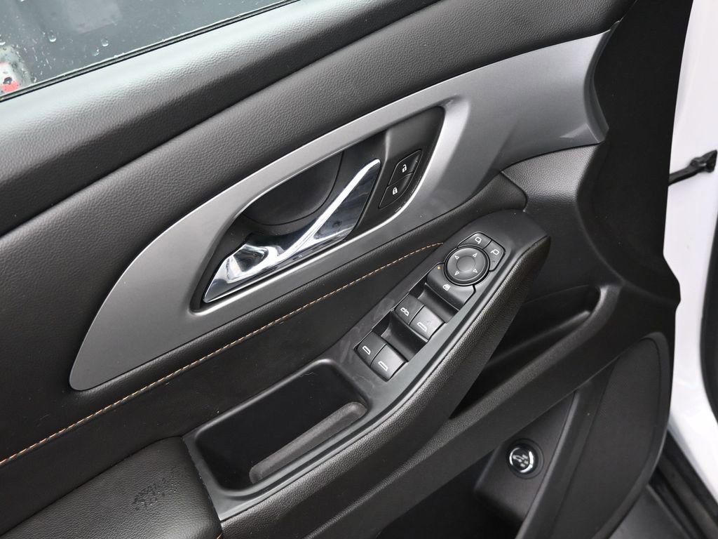 Used 2021 Chevrolet Traverse LT image 28