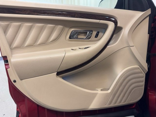 Used 2013 Ford Taurus Limited FWD image 11