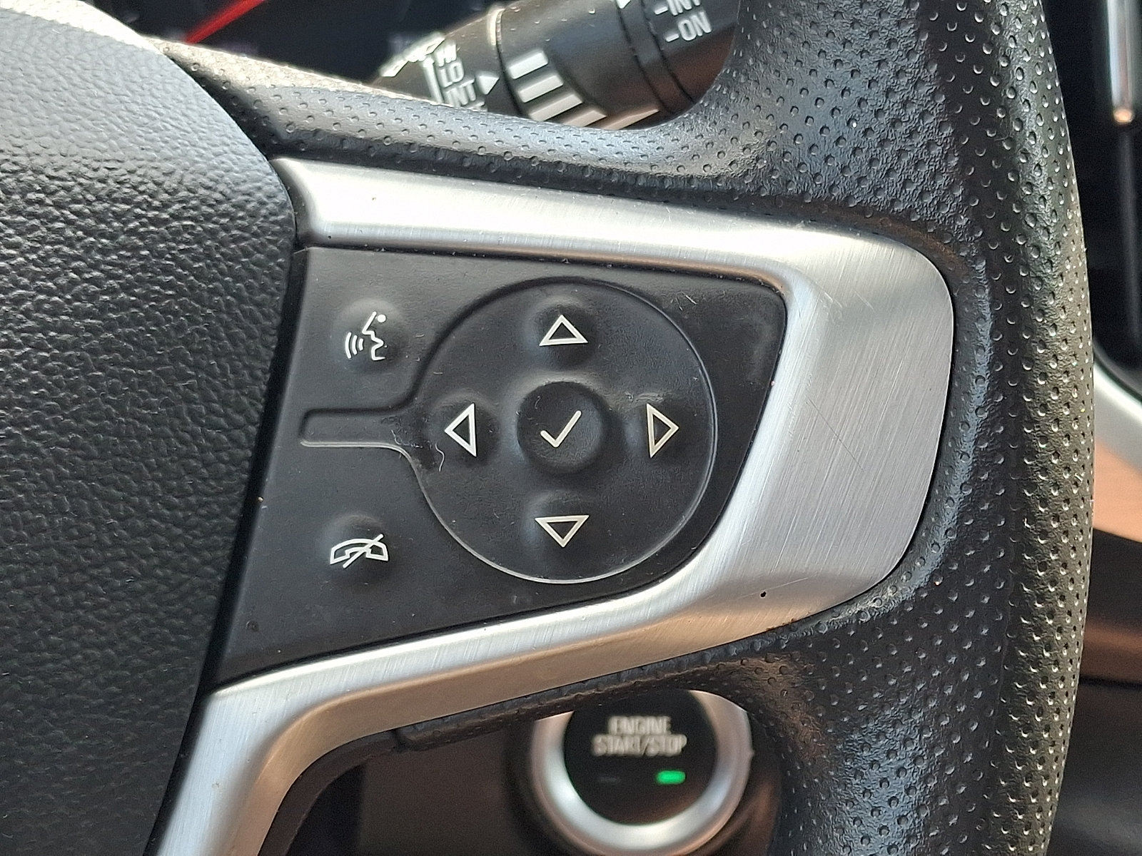 Used 2024 GMC Terrain SLE FWD image 22