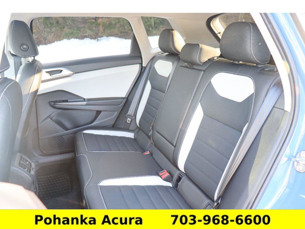 Used 2025 Volkswagen Taos SEL image 25