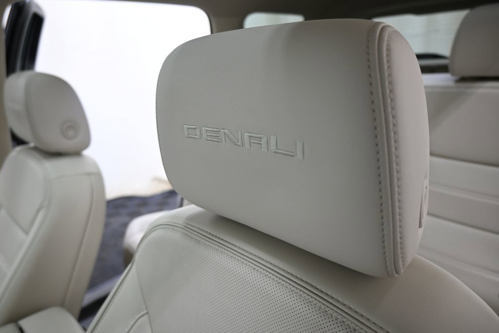 Used 2023 GMC Acadia Denali w/ Denali Technology Package image 34