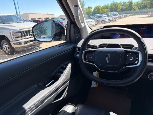 New 2026 Lincoln Navigator Reserve AWD/4WD image 18