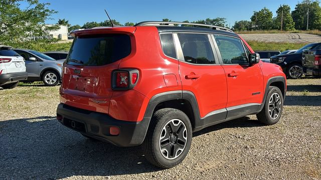 Used 2016 Jeep Renegade Trailhawk w/ Cold Weather Group AWD/4WD image 28