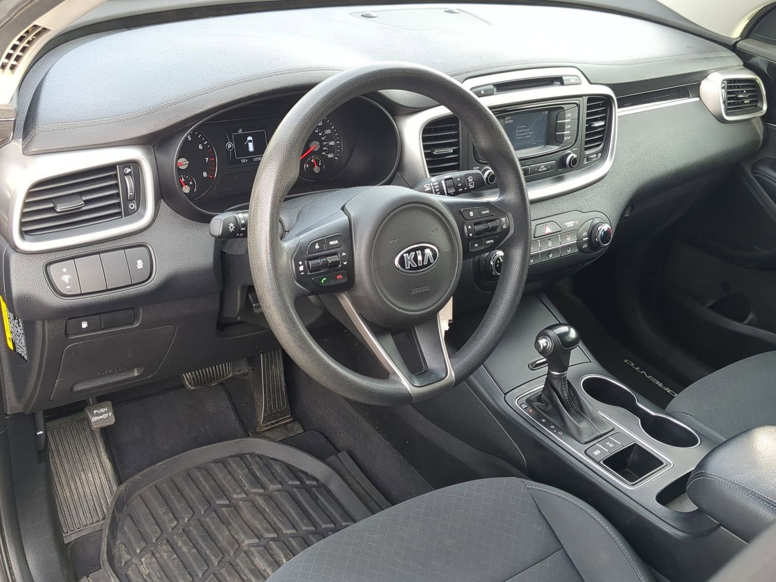 Used 2017 Kia Sorento LX image 11