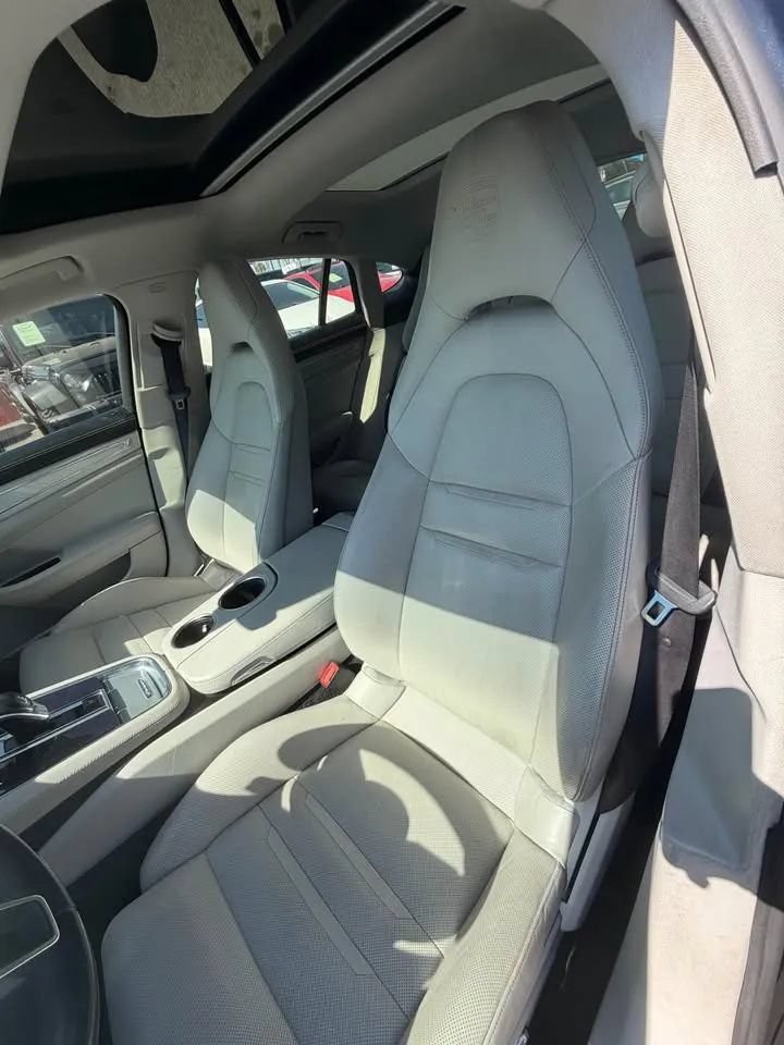 Used 2017 Porsche Panamera 4 AWD/4WD image 9