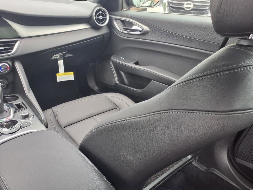 New 2025 Alfa Romeo Giulia w/ Driving Assist Package RWD image 24