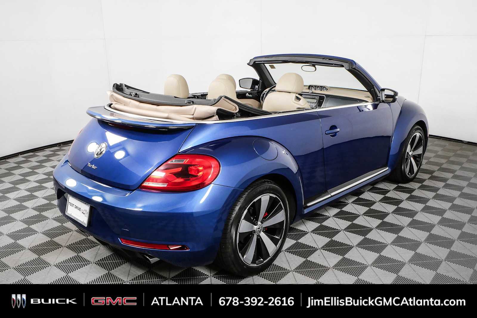 Used 2013 Volkswagen Beetle 2.0T FWD image 23