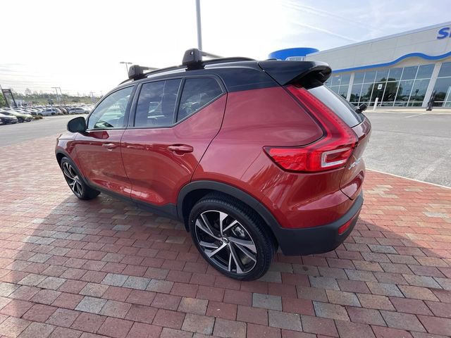 Used 2022 Volvo XC40 T5 R-Design w/ Advanced Package image 31