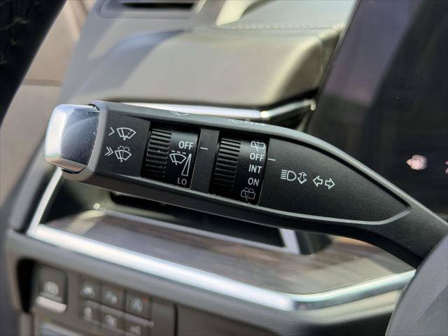 Used 2025 Chevrolet Suburban LT AWD/4WD image 26