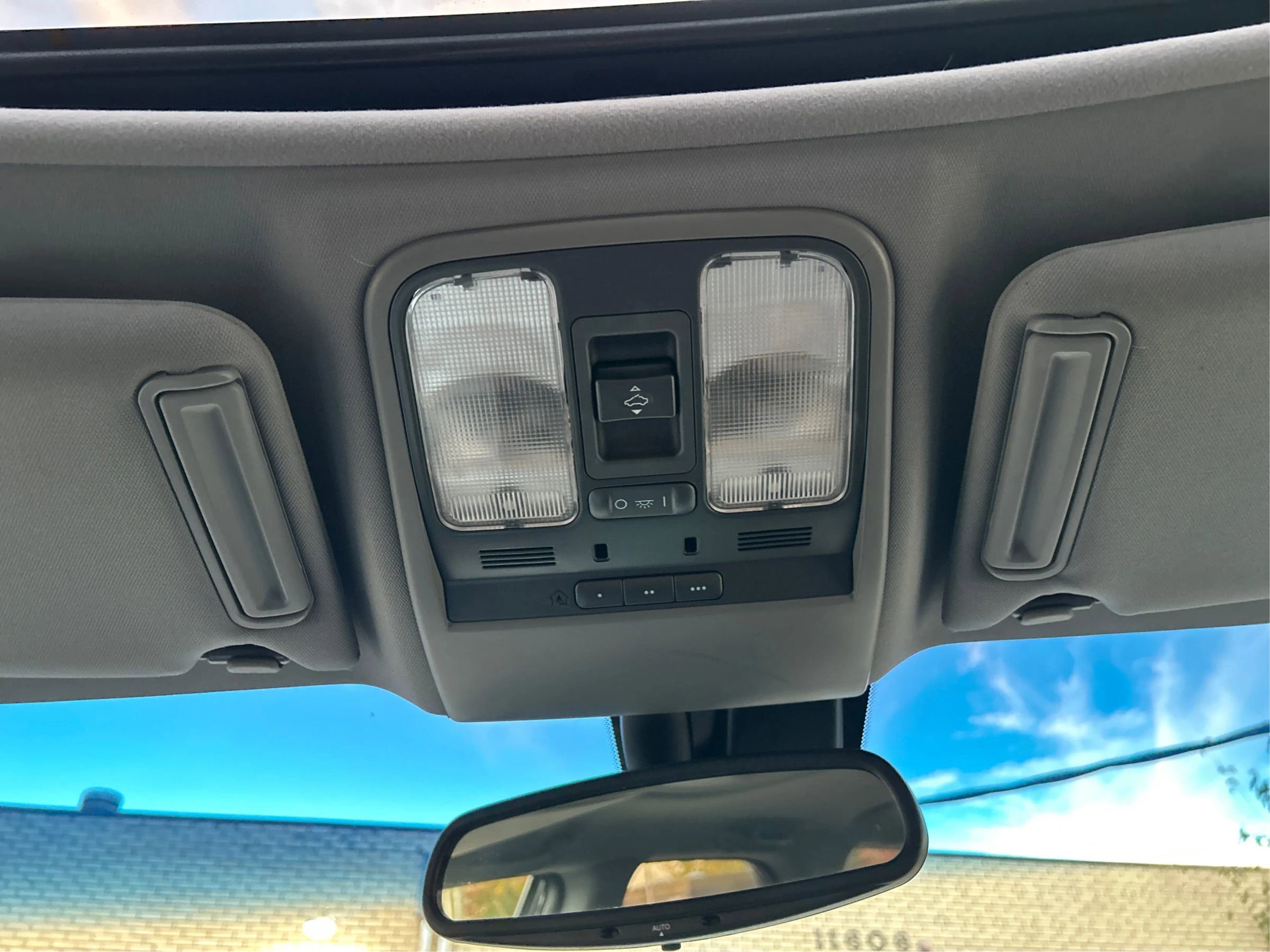 Used 2004 Acura MDX Touring image 16