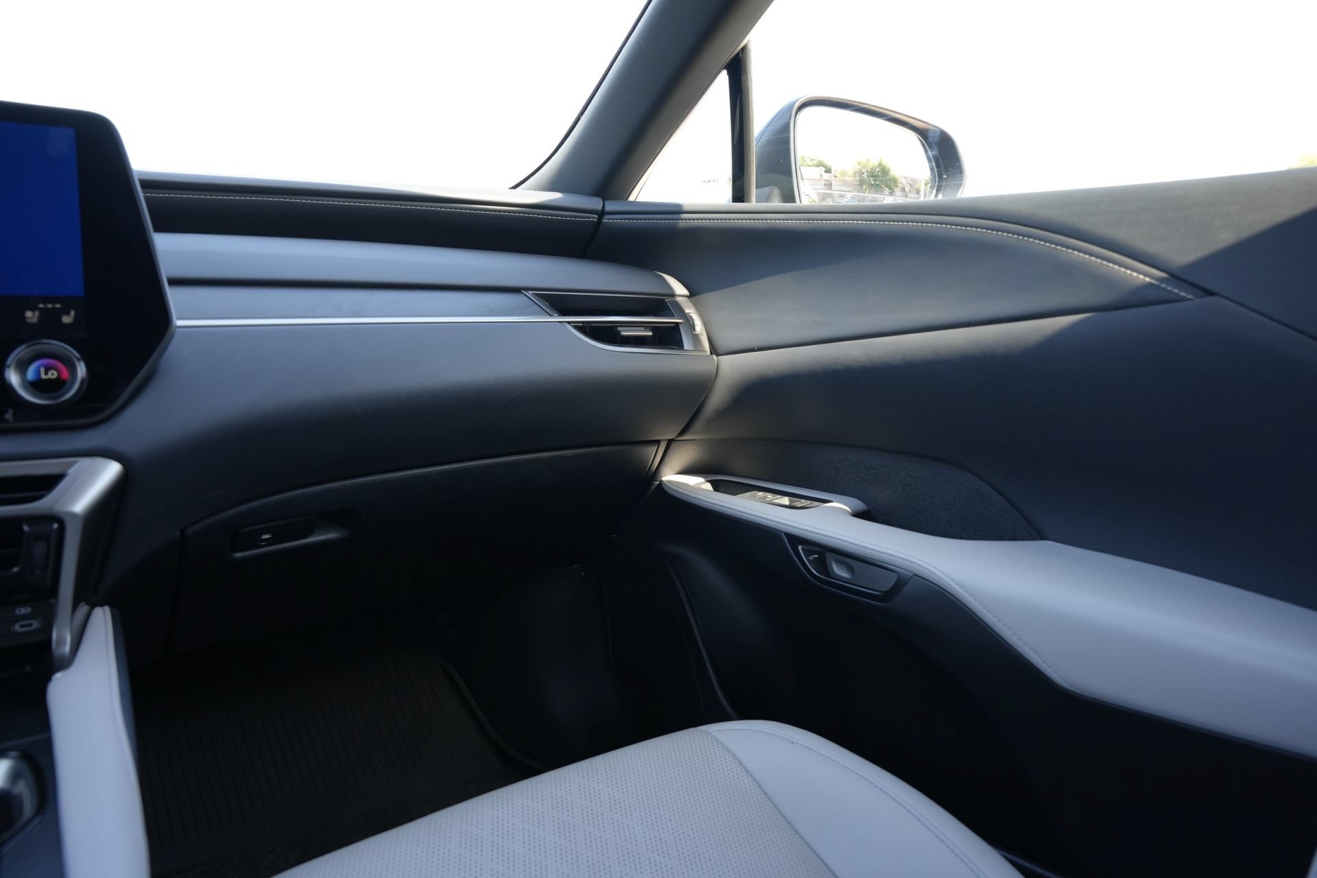 Used 2023 Lexus RX 350 Premium Plus w/ Cold Area Package FWD image 9