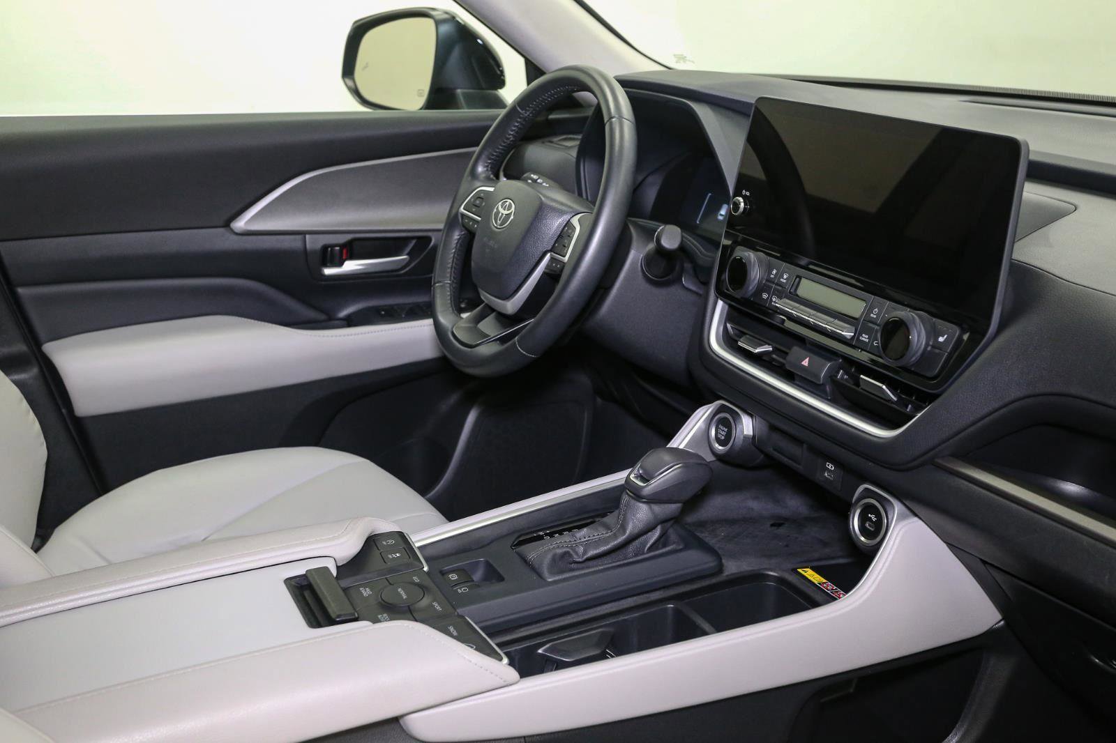 Used 2024 Toyota Grand Highlander XLE image 20