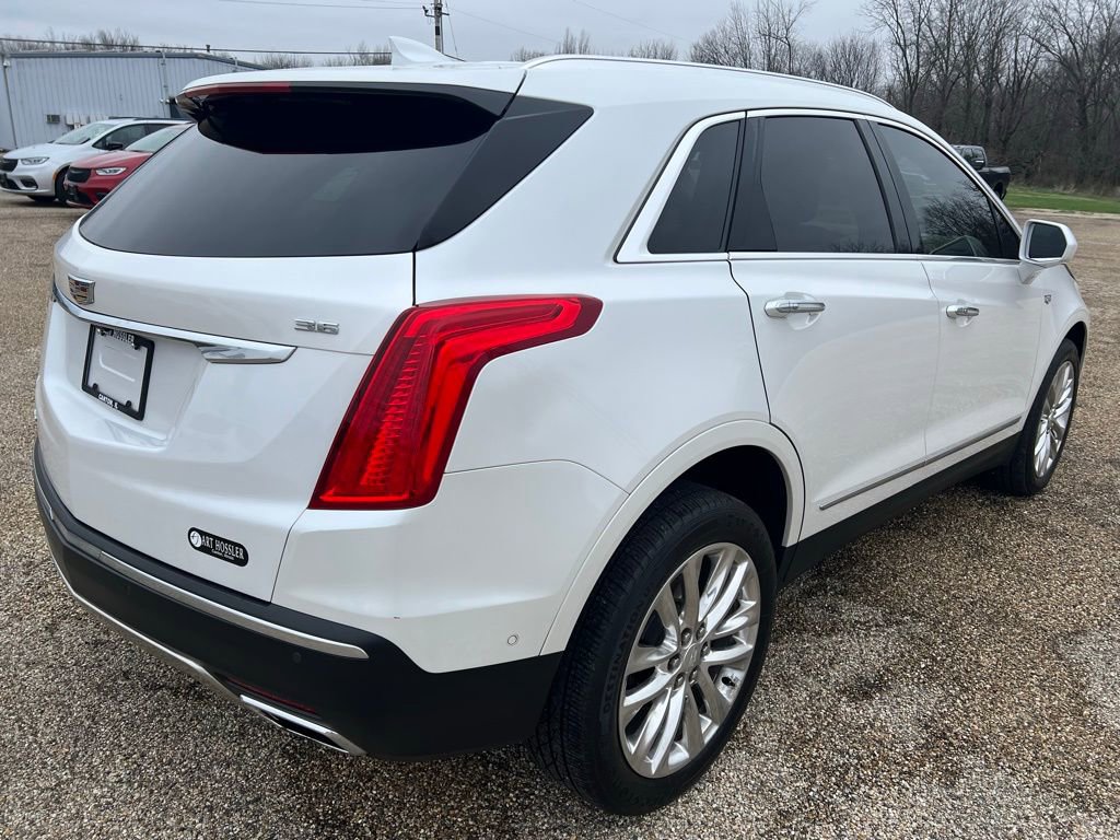 Used 2017 Cadillac XT5 Platinum w/ Driver Assist Package image 7
