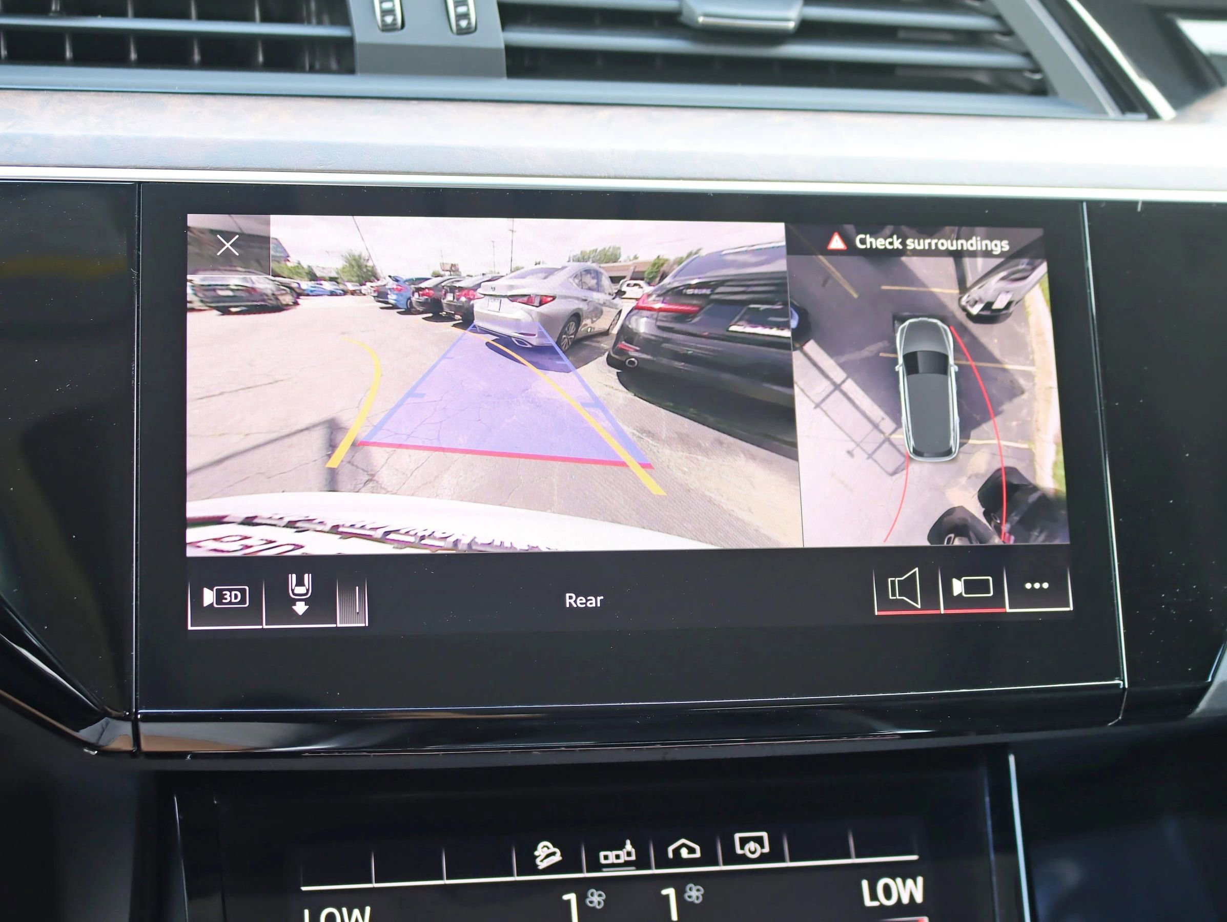 Used 2019 Audi e-tron Premium Plus image 21