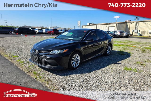 Used 2019 Toyota Camry LE image 4