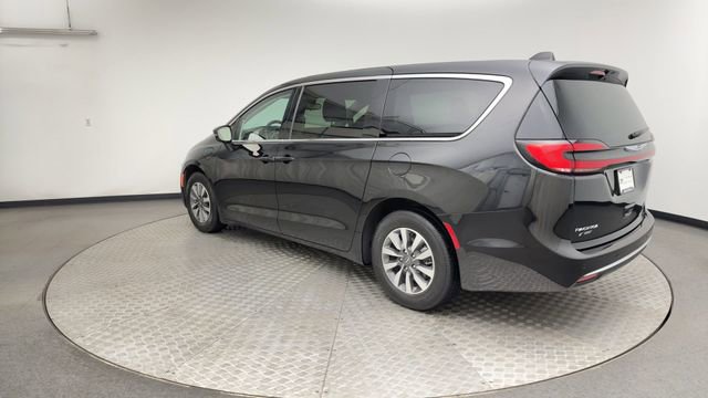 Used 2024 Chrysler Pacifica Limited FWD image 4