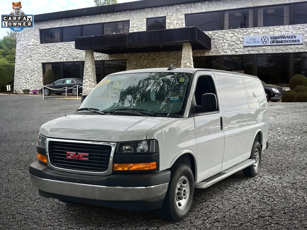 Used 2025 GMC Savana 2500 w/ Driver Convenience Package RWD image 2