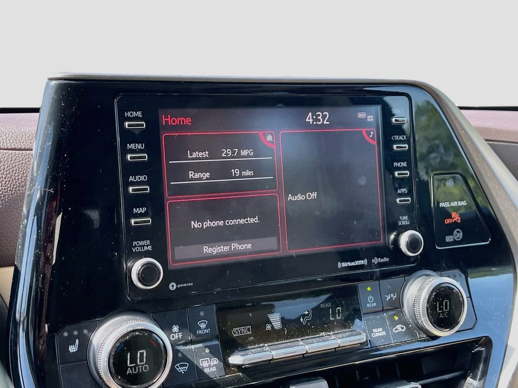 Used 2020 Toyota Highlander XLE FWD image 15