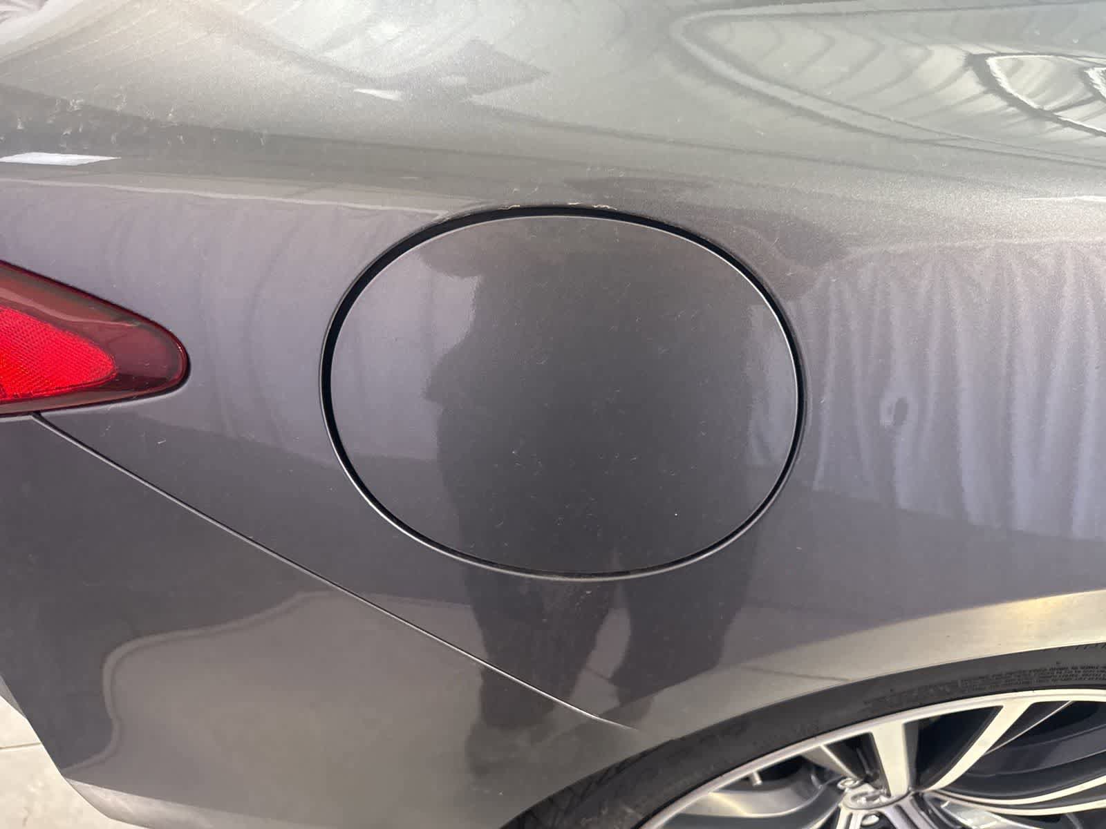 Used 2019 INFINITI Q60 3.0t Luxe w/ Essential Package RWD image 13