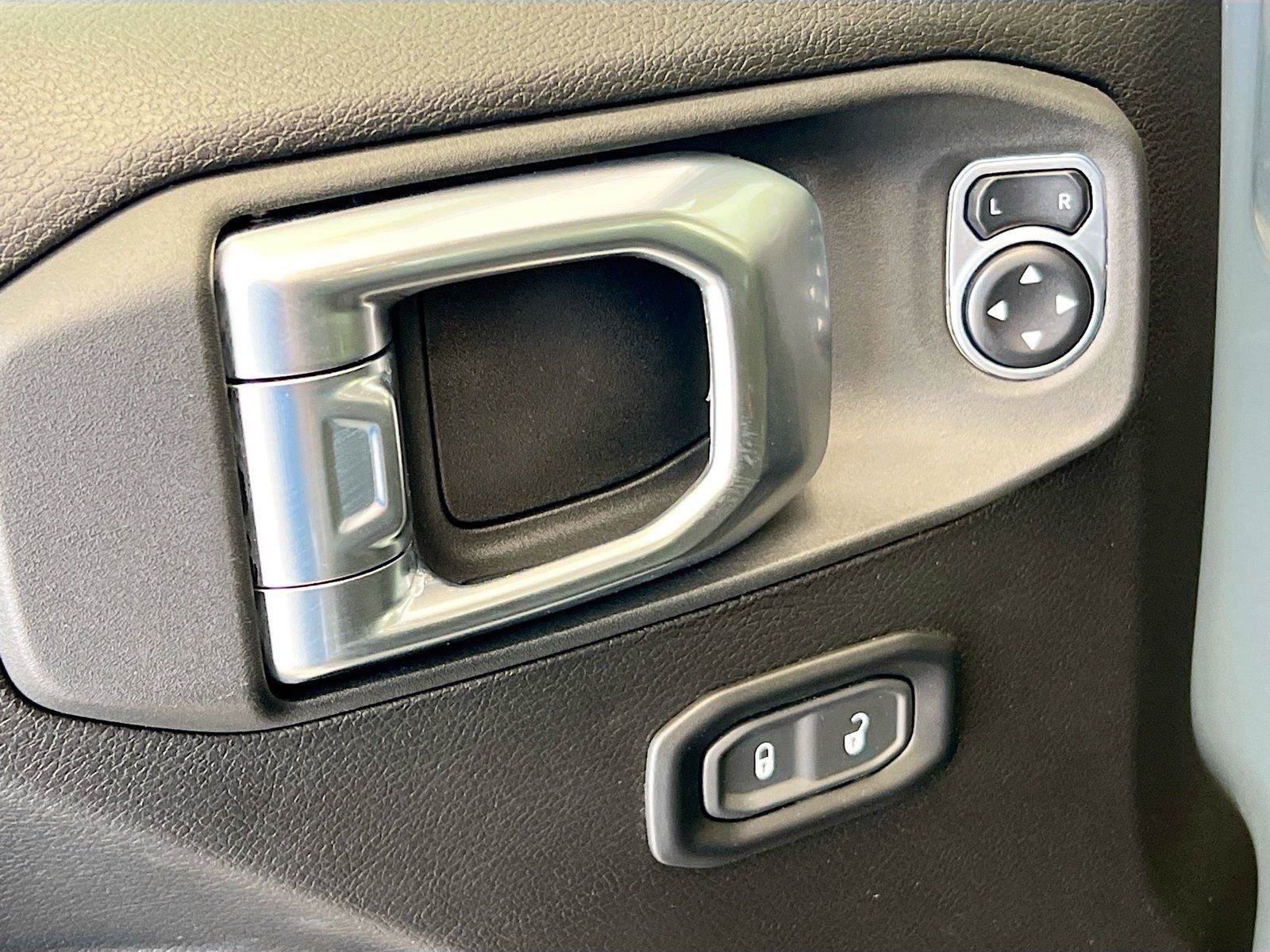 Used 2024 Jeep Wrangler Unlimited Sport AWD/4WD image 19