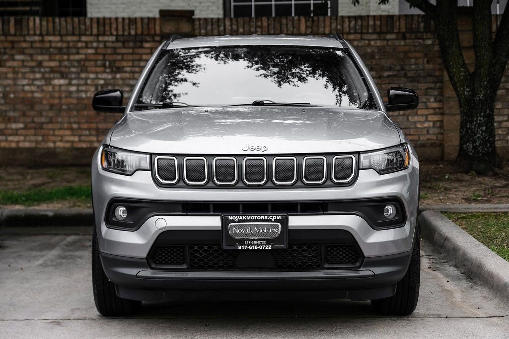 Used 2022 Jeep Compass Latitude image 10