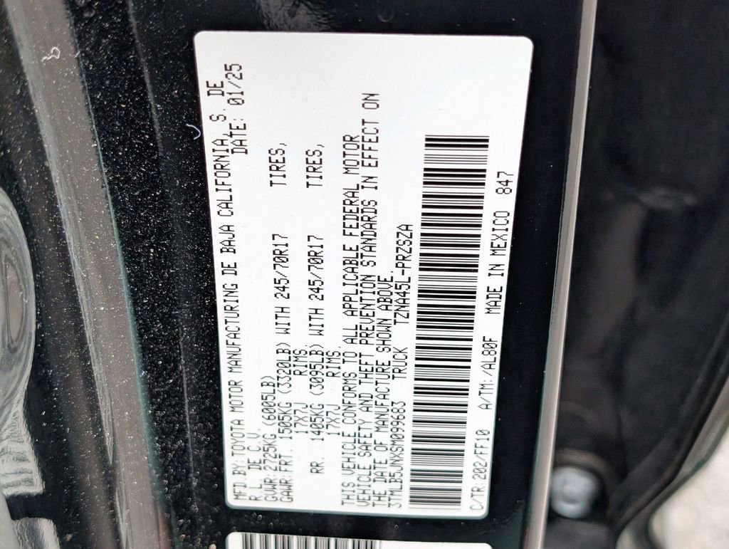 Used 2025 Toyota Tacoma SR5 AWD/4WD image 30