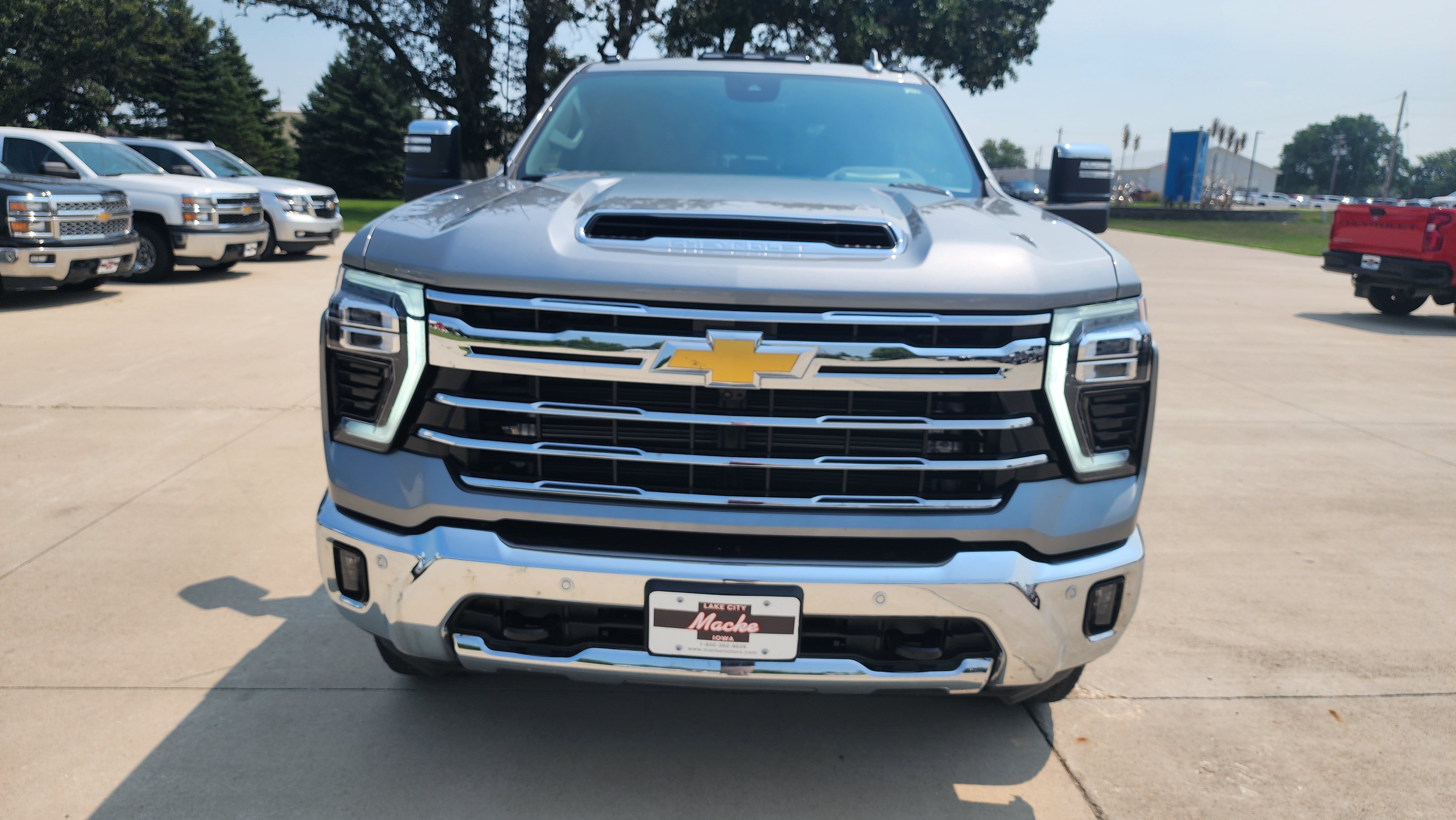 Certified 2026 Chevrolet Silverado 2500 LTZ w/ LTZ Convenience Package AWD/4WD image 2