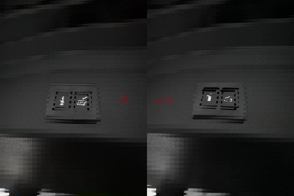 Certified 2024 Subaru Ascent Limited w/ Technology Package image 15