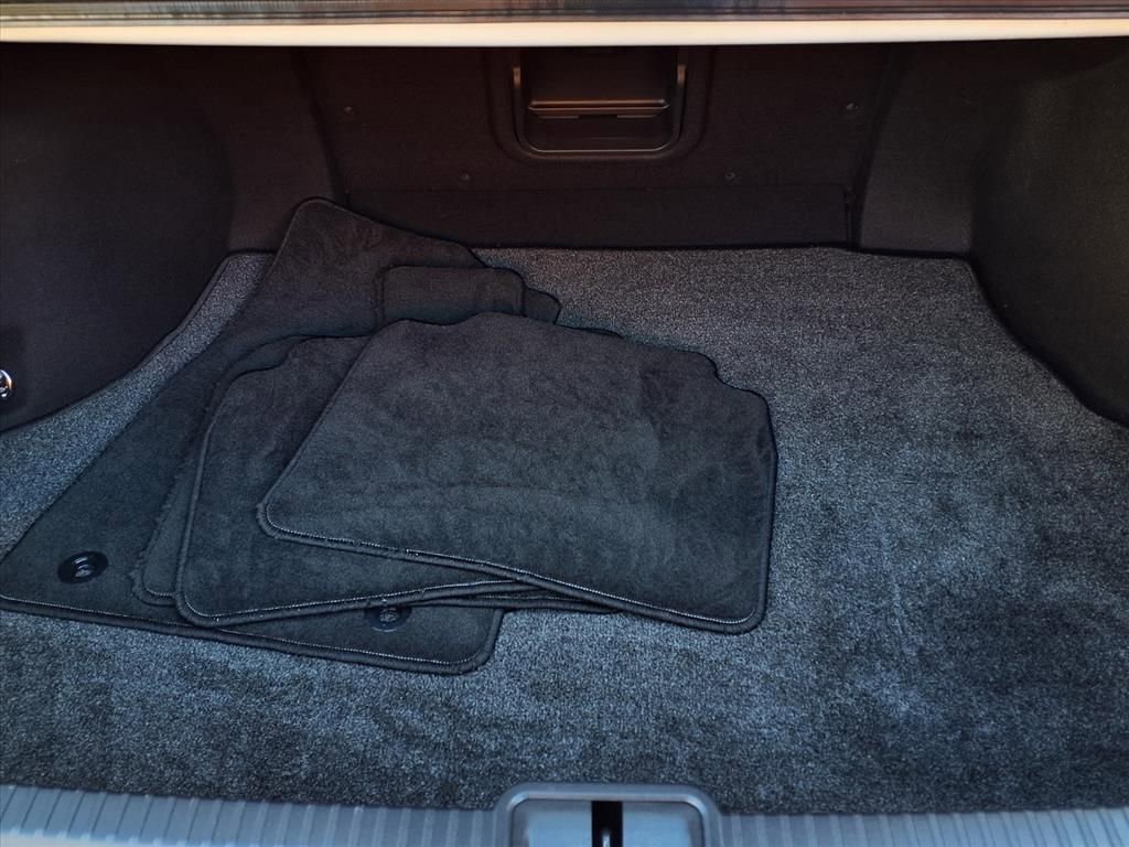 Used 2022 Lexus ES 300h w/ Premium Package image 21