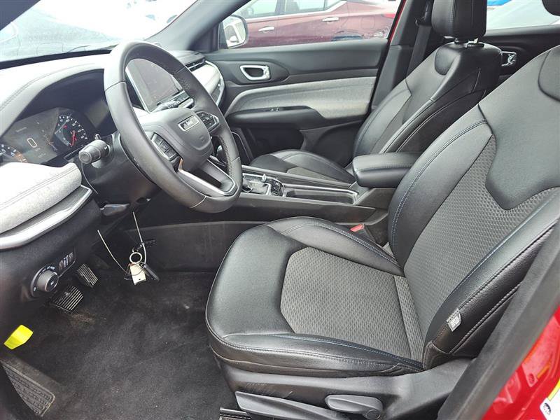 Used 2025 Jeep Compass Latitude AWD/4WD image 8