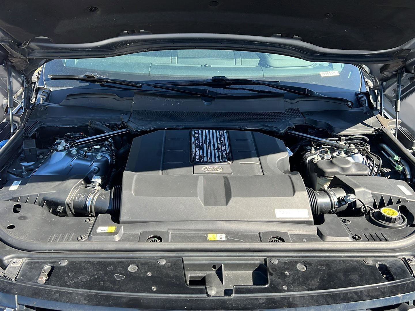 Used 2020 Land Rover Range Rover HSE image 23