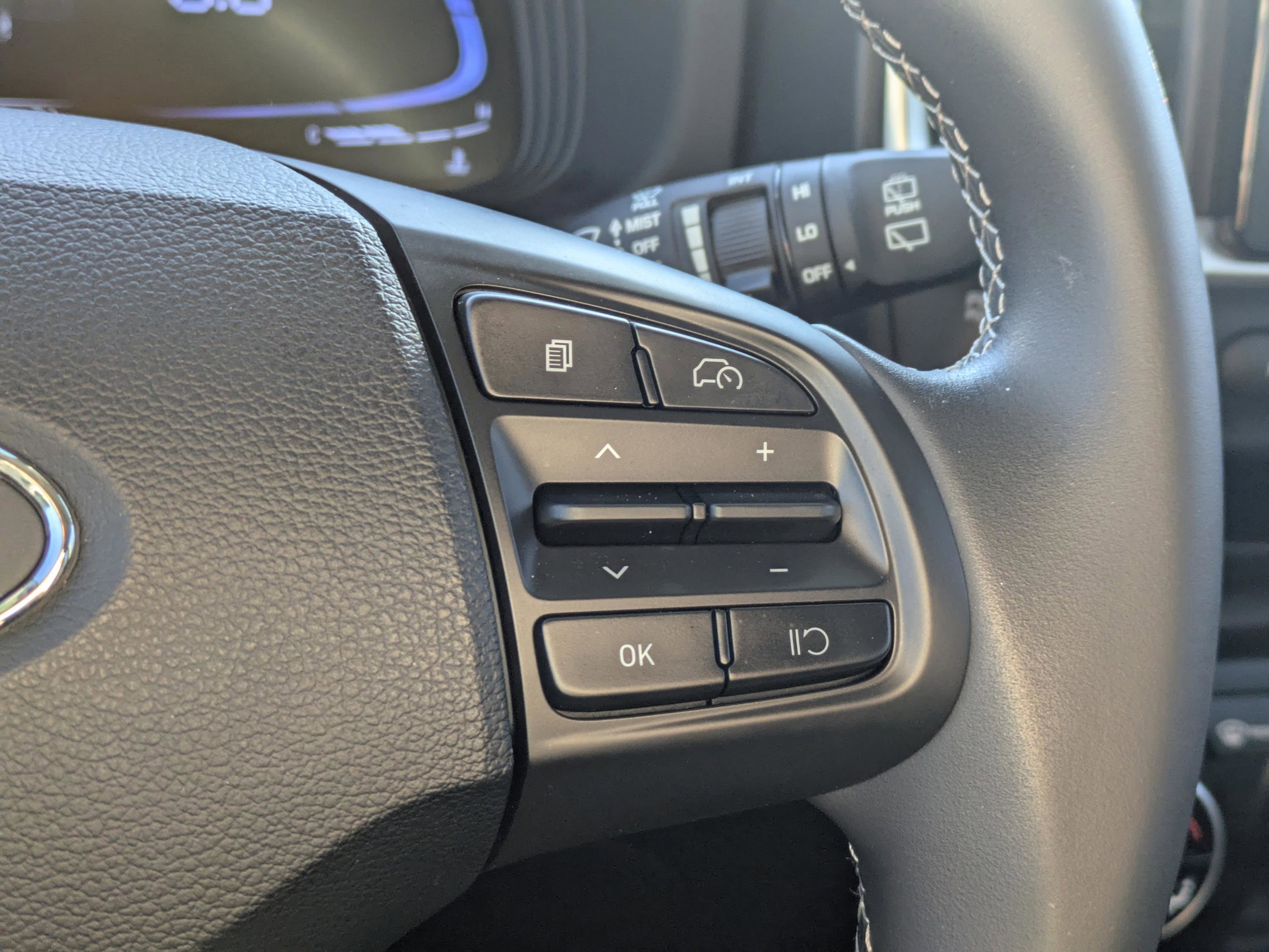 Certified 2024 Hyundai Venue SEL image 25