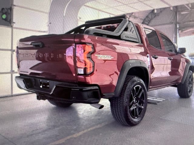 Used 2025 Chevrolet Colorado Trail Boss w/ Midnight Edition AWD/4WD image 5