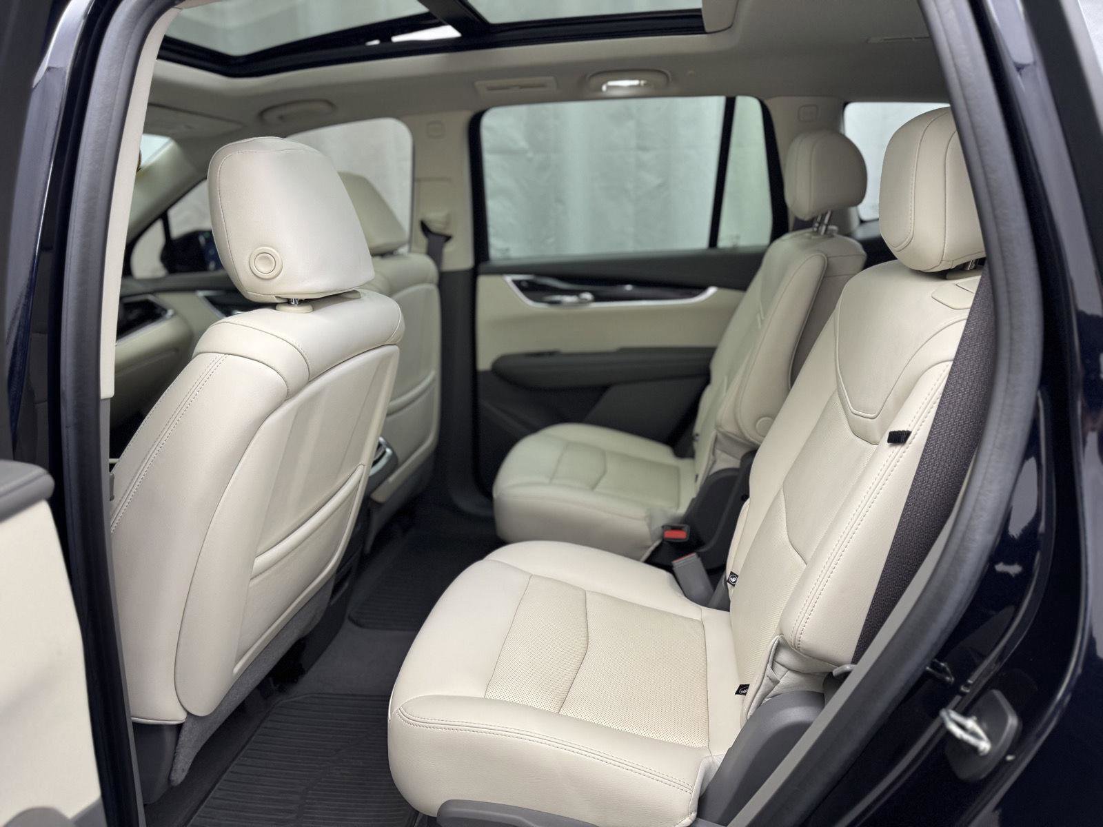 Used 2021 Cadillac XT6 Premium Luxury image 26