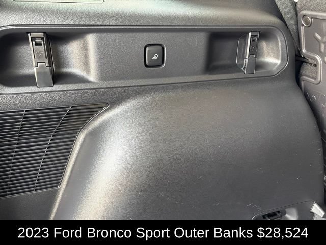 Used 2023 Ford Bronco Sport Outer Banks w/ Tech Package AWD/4WD image 38