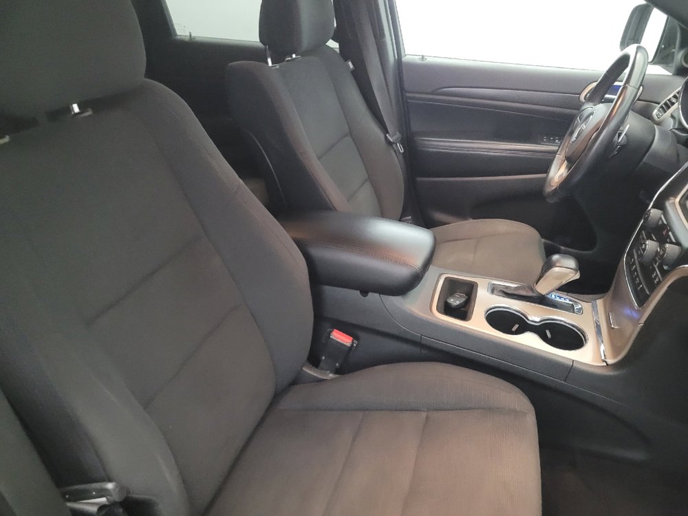 Used 2017 Jeep Grand Cherokee Laredo w/ Quick Order Package 23E image 31