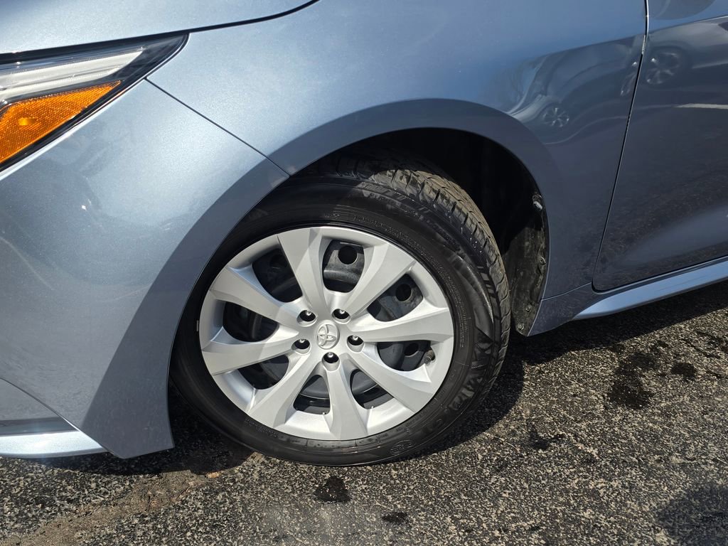 Certified 2024 Toyota Corolla LE AWD/4WD image 2