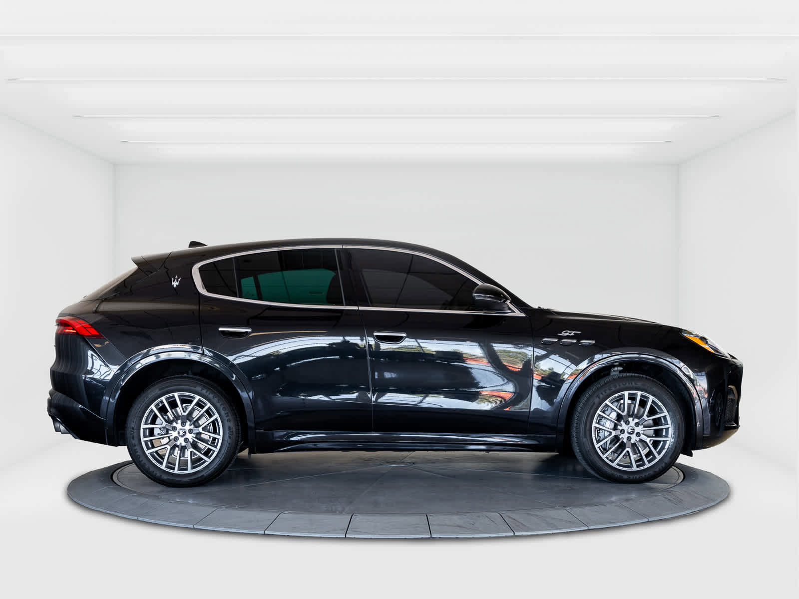 Used 2024 Maserati Grecale GT image 6