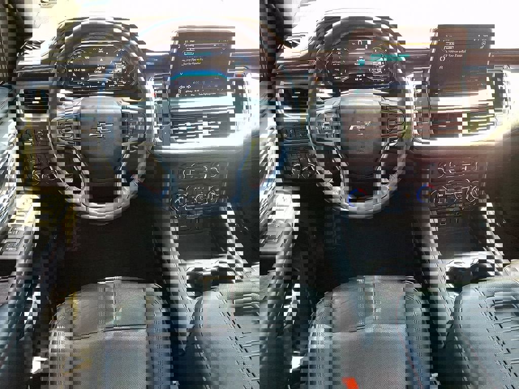 Certified 2022 Chevrolet Suburban RST w/ Luxury Package AWD/4WD image 13