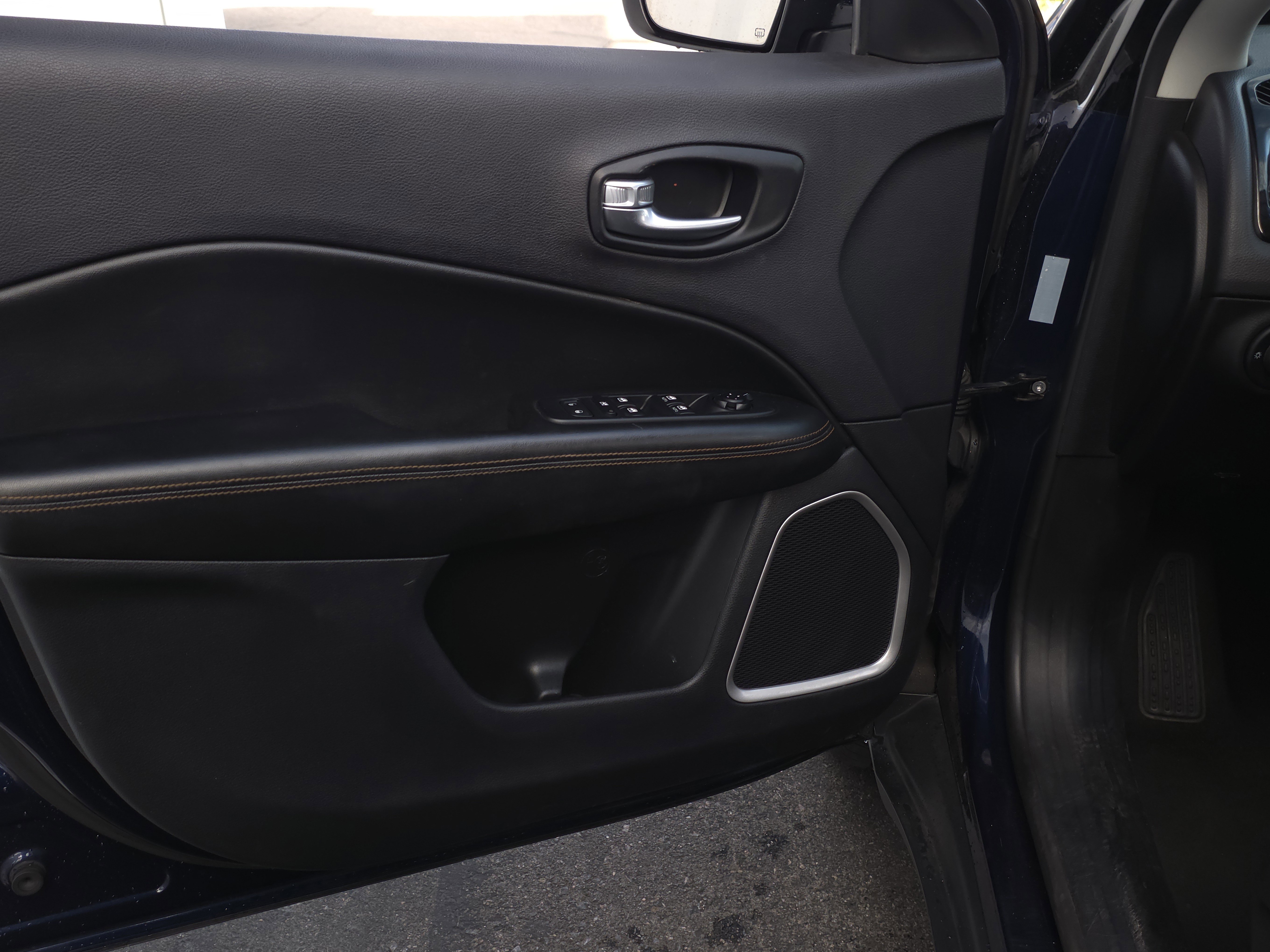 Used 2021 Jeep Compass Limited image 7