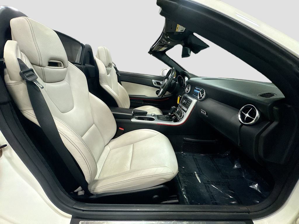 Used 2015 Mercedes-Benz SLK 350 image 28