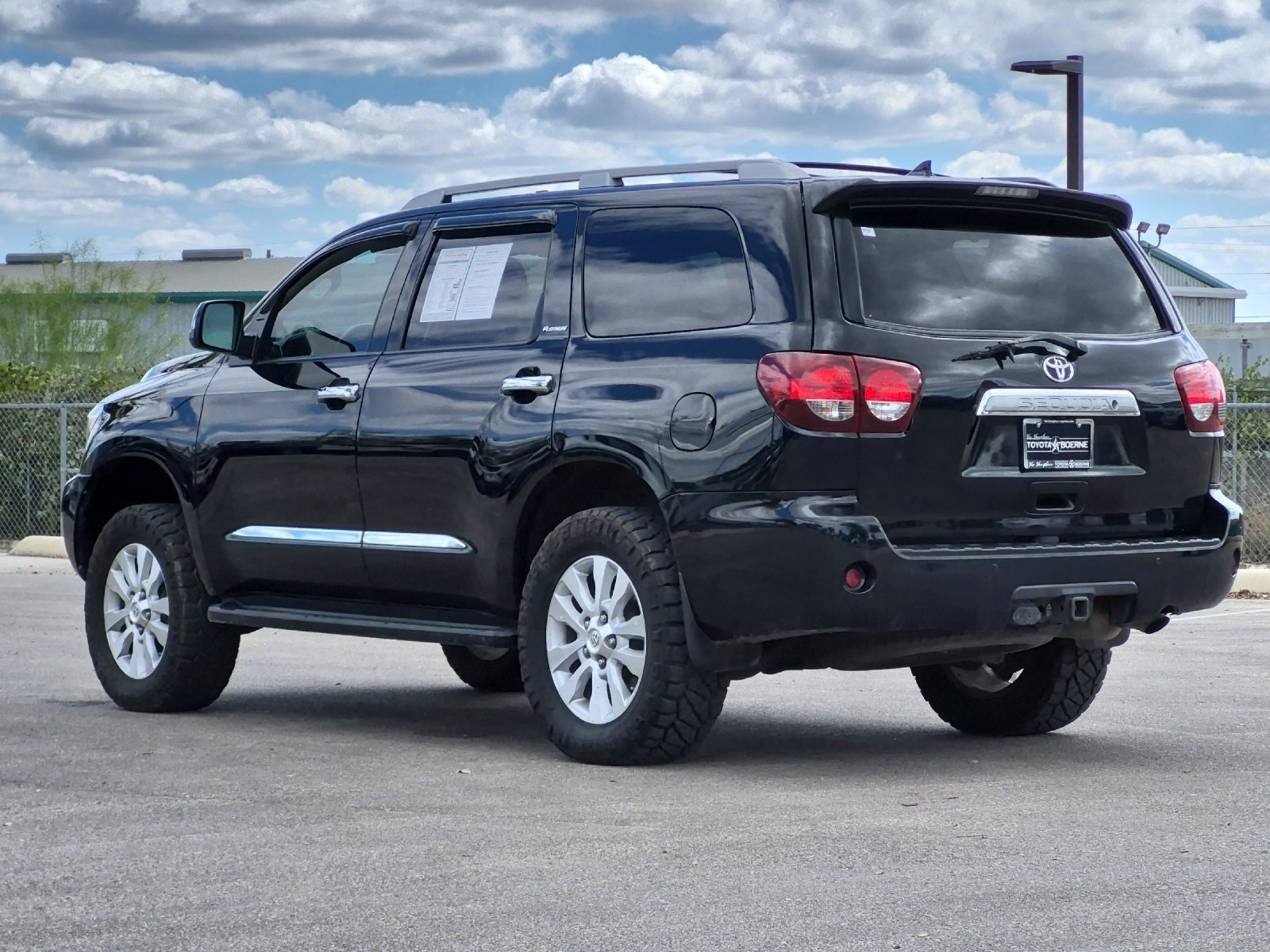 Used 2018 Toyota Sequoia Platinum RWD image 3
