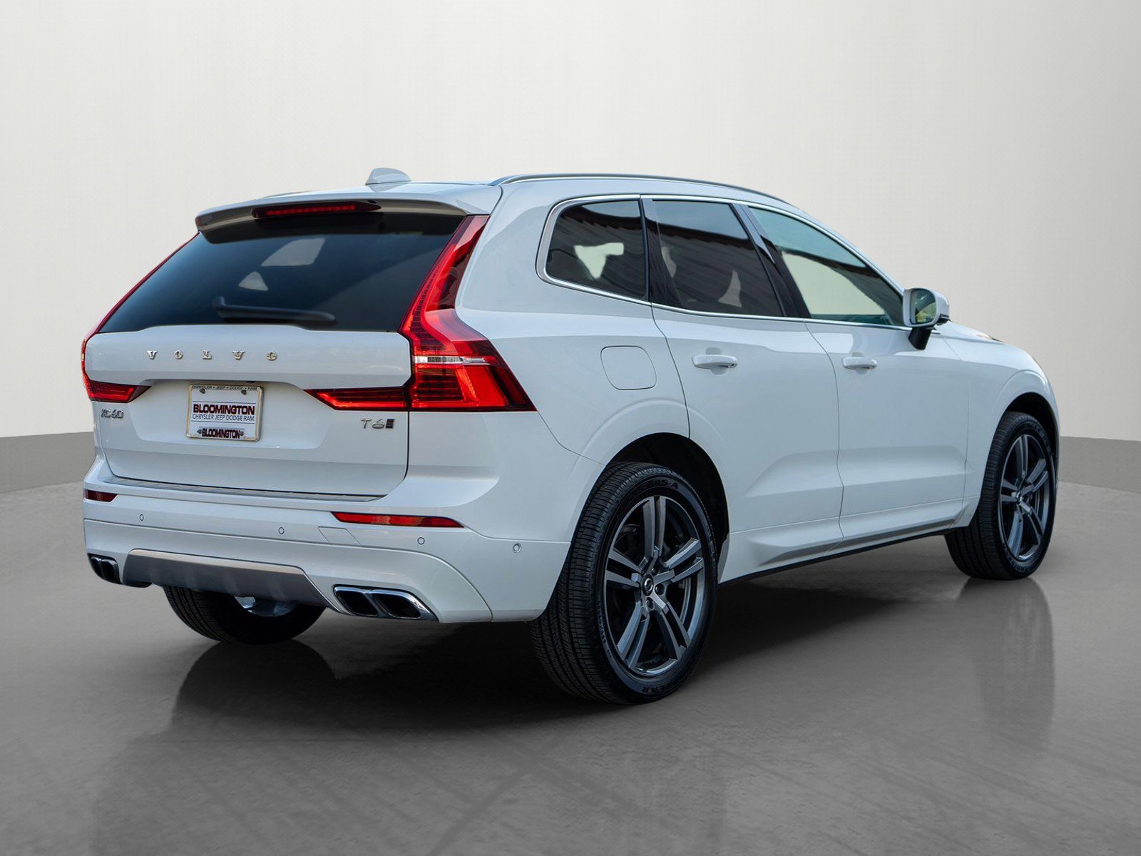 Used 2019 Volvo XC60 T6 Momentum w/ Advanced Package image 7