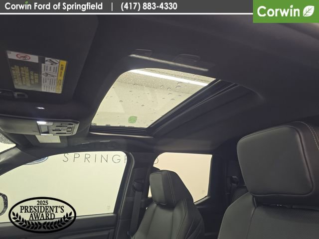 Used 2025 Toyota Tacoma Limited image 24