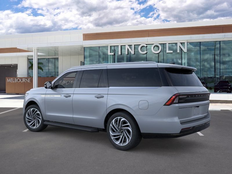 New 2026 Lincoln Navigator L Premier AWD/4WD image 4