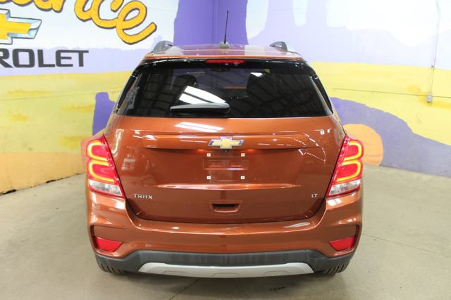 Used 2019 Chevrolet Trax LT w/ LT Convenience Package FWD image 3