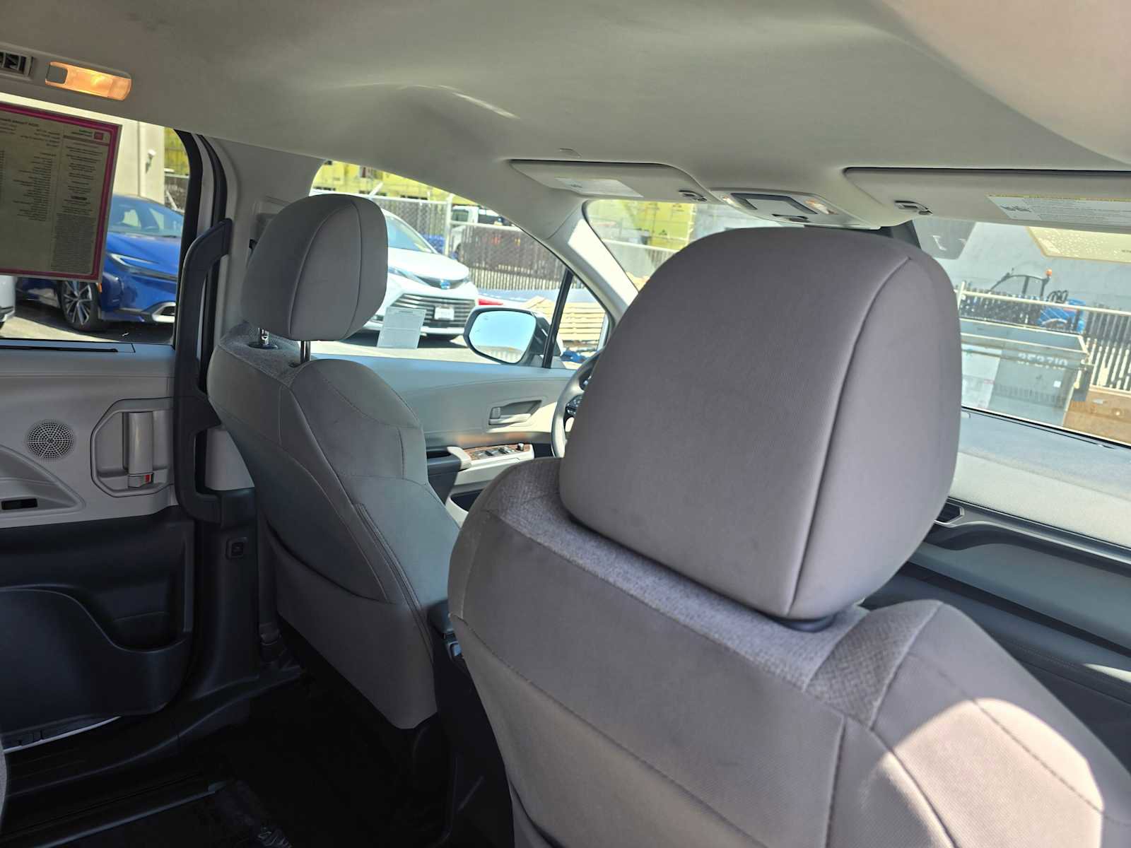 Used 2024 Toyota Sienna LE FWD image 14