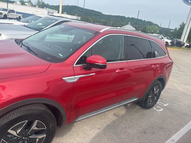Used 2021 Kia Sorento S FWD image 3