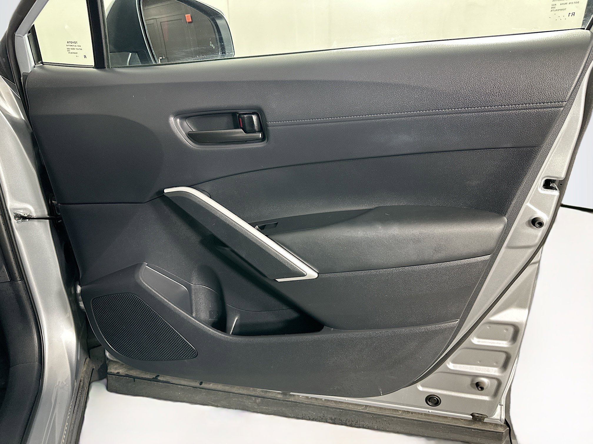 Used 2024 Toyota Corolla Cross LE w/ Black Badges Package (TMS) image 29