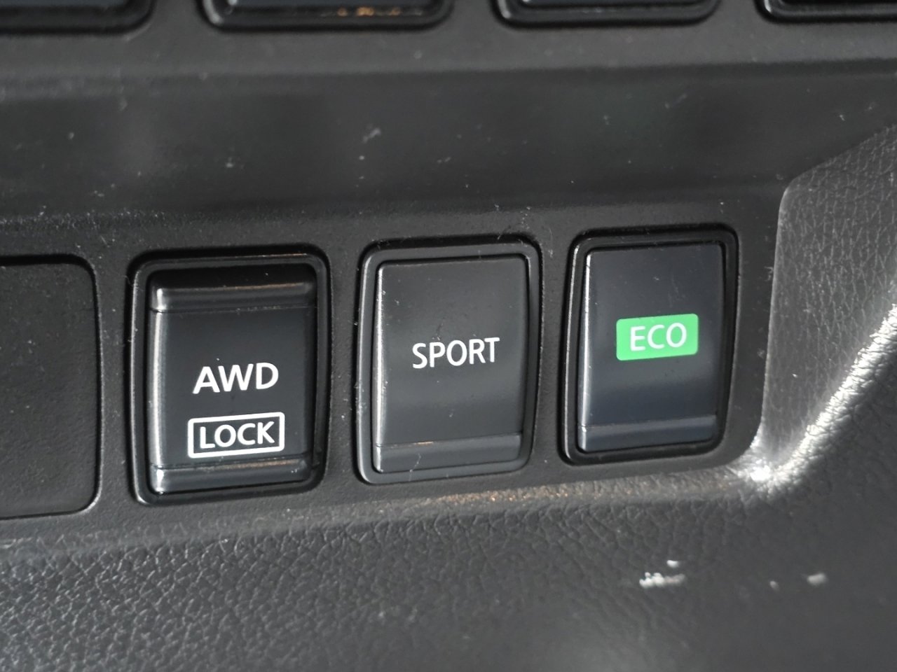 Used 2020 Nissan Rogue SV image 8